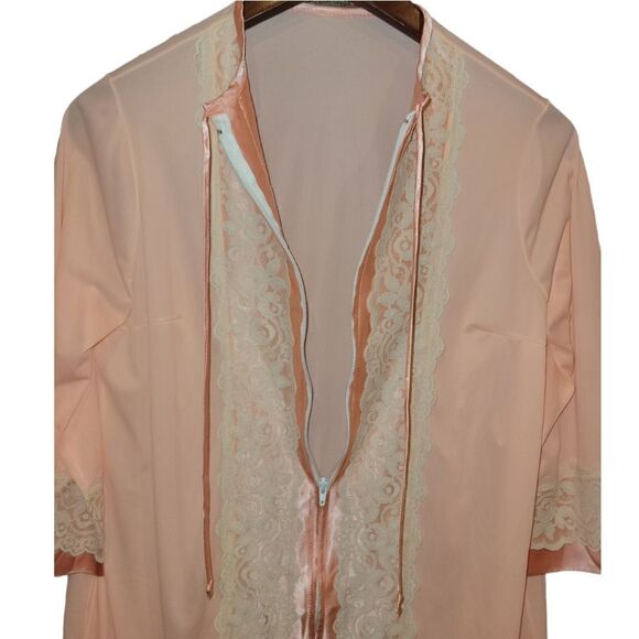 Vintage Union Made ILGWU Peach Pink Ivory Lace House Coat Robe Snowdon M - Picture 3 of 13
